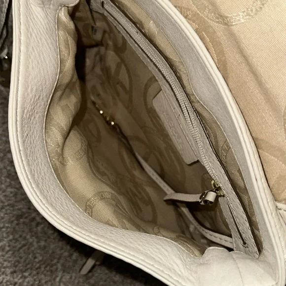 Michael Kors Cream Leather Crossbody Bag - Picture 3 of 3